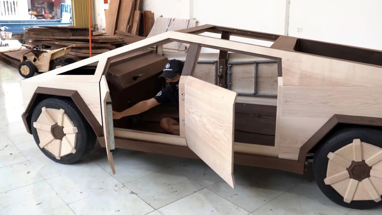 Tesla Cybertruck Madera 3