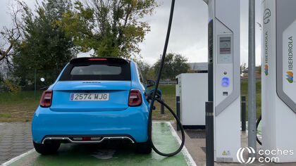 Los eléctricos todavía se devalúan en mayor medida que los coches de gasolina