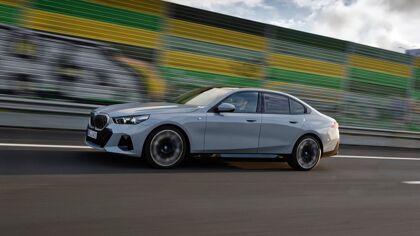 BMW i5 eDrive40: prueba contacto con la berlina eléctrica más premium