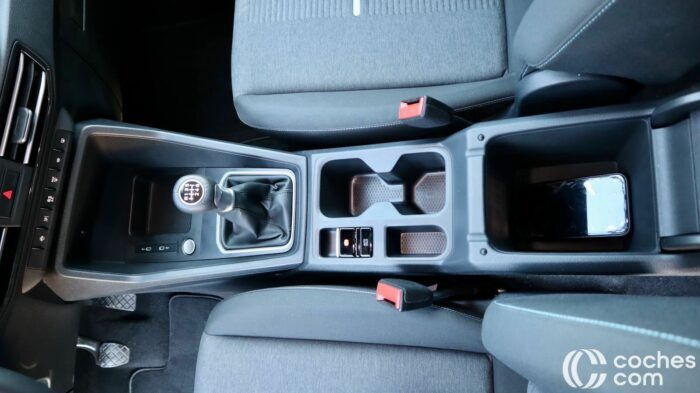 Ford Grand Tourneo Connect Prueba Interior 11 700x393