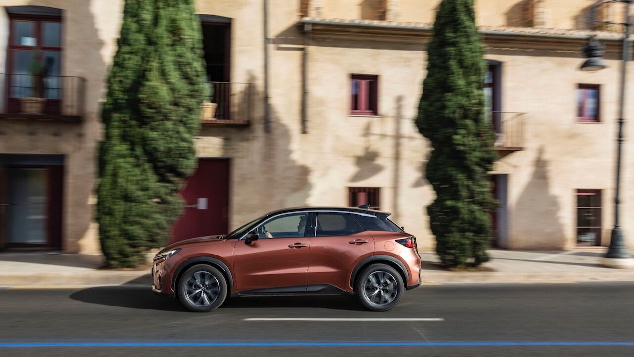 Lexus LBX Contacto 14