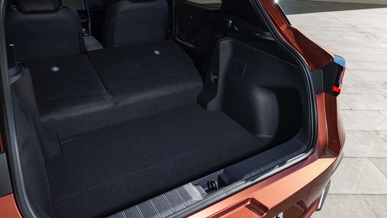 Lexus LBX Contacto 27