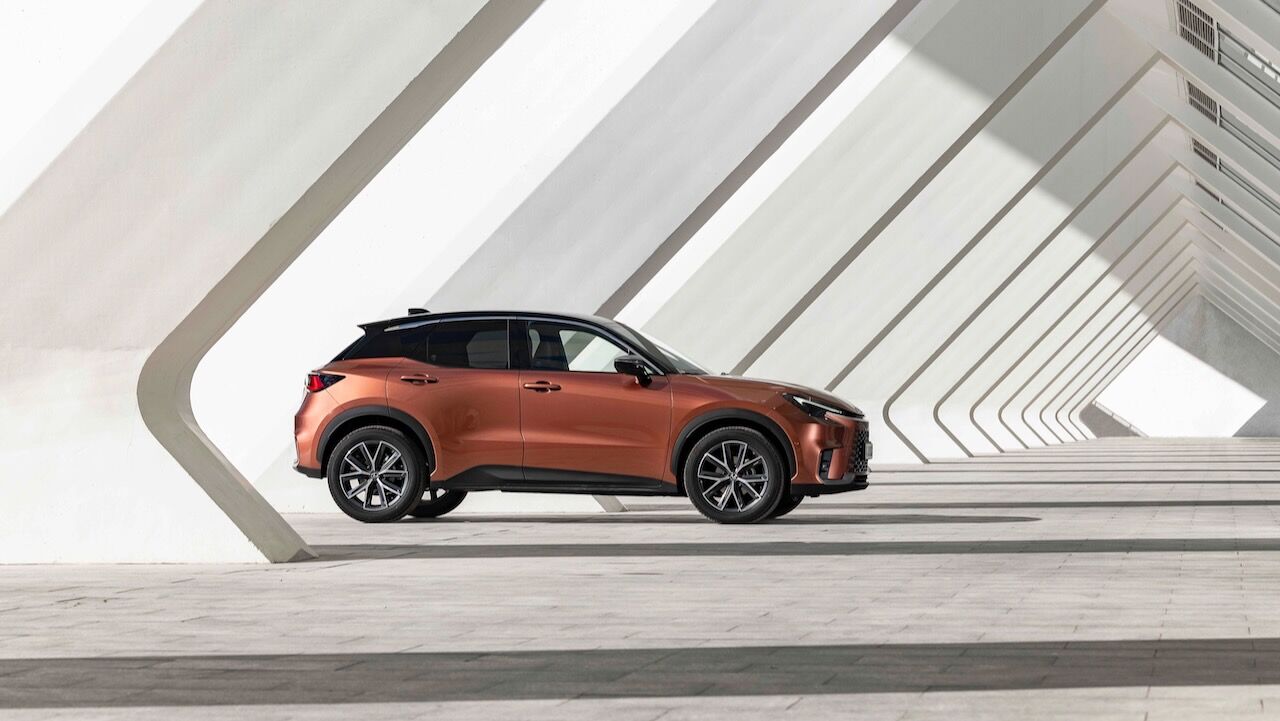 Lexus LBX Contacto 34