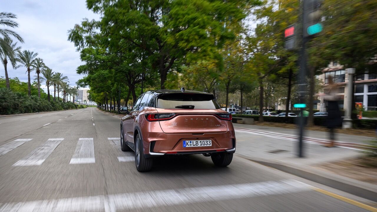 Lexus LBX Contacto 4