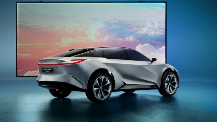 Toyota Sport Crossover Concept 9 700x394