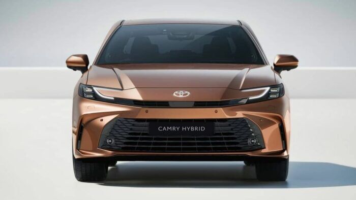 Toyota Camry 2024 02 700x394