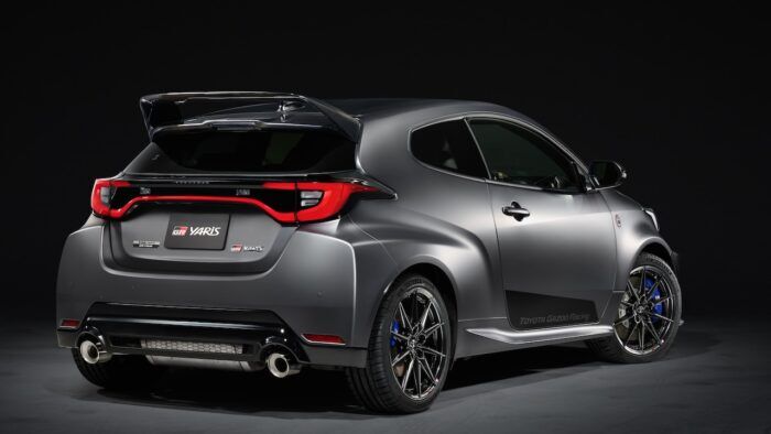 Toyota GR Yaris Ogier Rovanpera 13 700x394