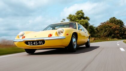 Lotus Europa 1966: diseño y motor Renault para crear tendencia