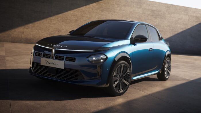 Lancia Ypsilon MHEV 6 700x394