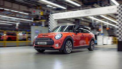 Ahora sí, el último MINI Clubman sale de la línea de producción