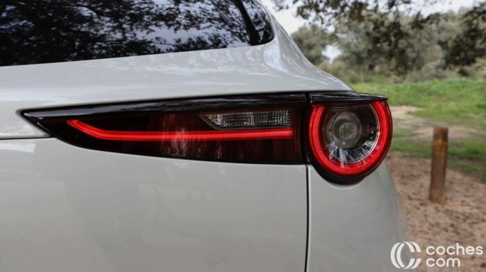 Mazda CX 30 2024 E SkyActiv X Prueba Detalle 1 700x393
