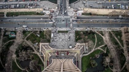 París le declara la guerra a los SUV pesados: pagarán el triple por aparcar