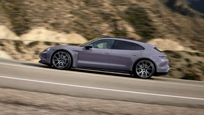Porsche Taycan Sport Turismo 2024 3 700x394