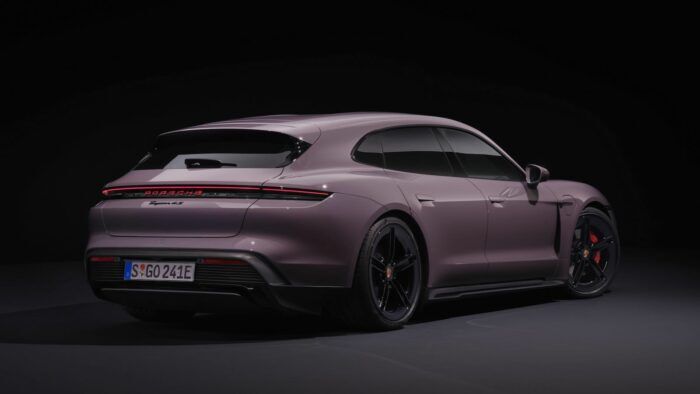 Porsche Taycan Sport Turismo 2024 8 700x394