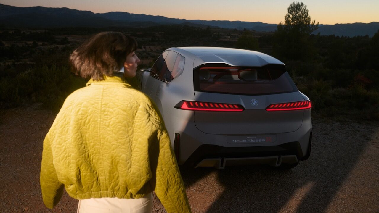 BMW Vision Neue Klasse X 36