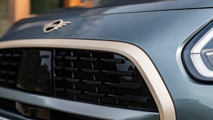 MINI Countryman C 19 700x394