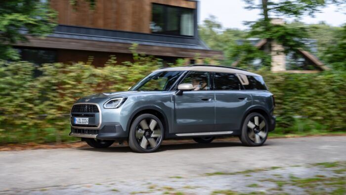 MINI Countryman C 5 700x394