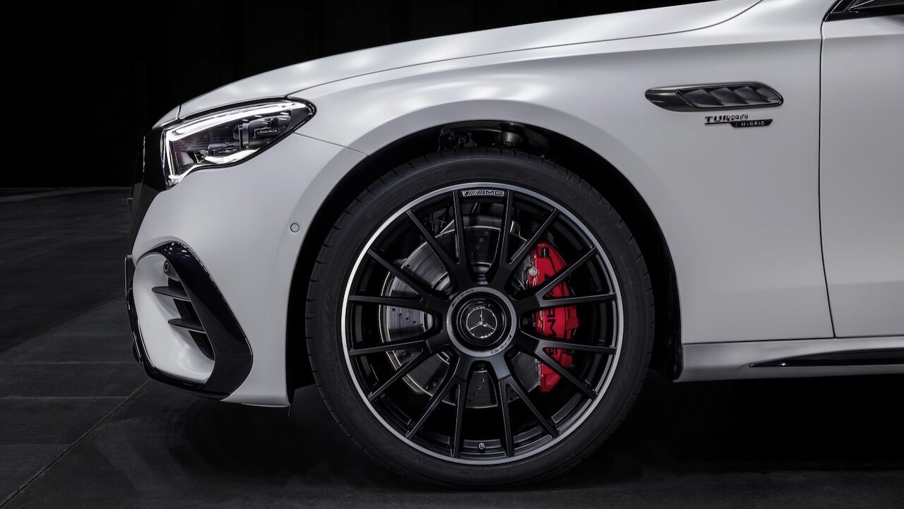 Mercedes AMG E 53 Hybrid 4MATIC 23