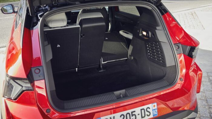 Renault Scenic E Tech 2024 Interior 7 700x394