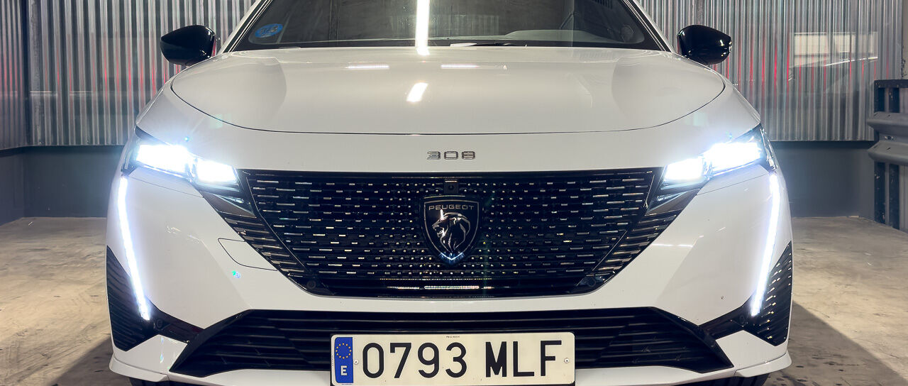 Todas las noticias de coches en un solo portal: Pruebas, fotos, vídeos, informes...