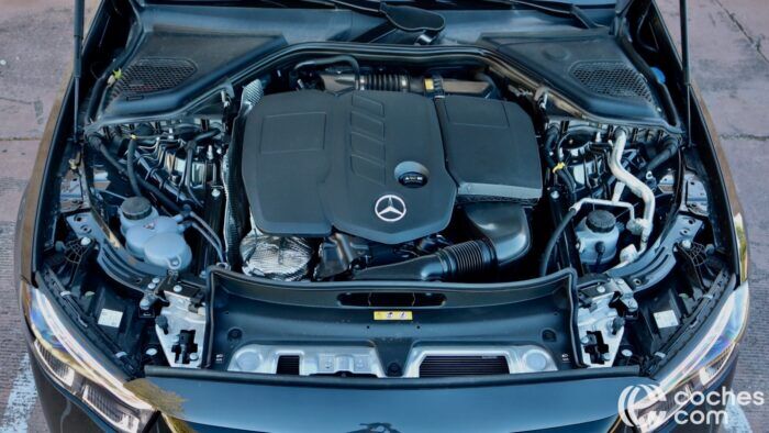 Mercedes E 220 D Prueba Motor 1 700x394