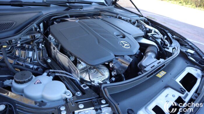 Mercedes E 220 D Prueba Motor 2 700x393