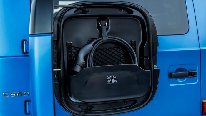 Mercedes-G-580-EQ-40-700x394.jpeg