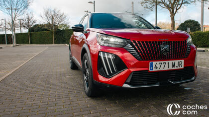 Peugeot e-2008 GT a prueba. Si es eléctrico y de Peugeot, mejor