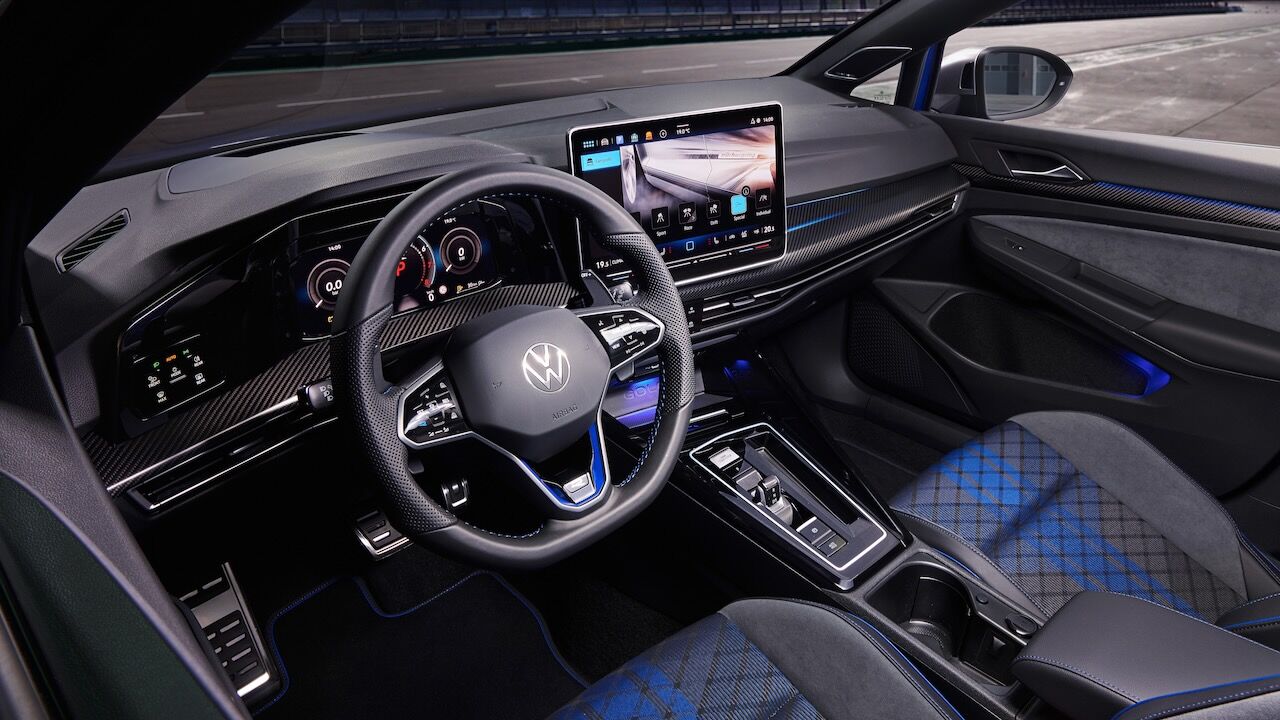 Volkswagen Golf R 2024 12