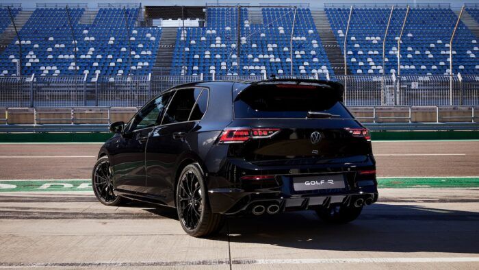 Volkswagen Golf R 2024 2 700x394