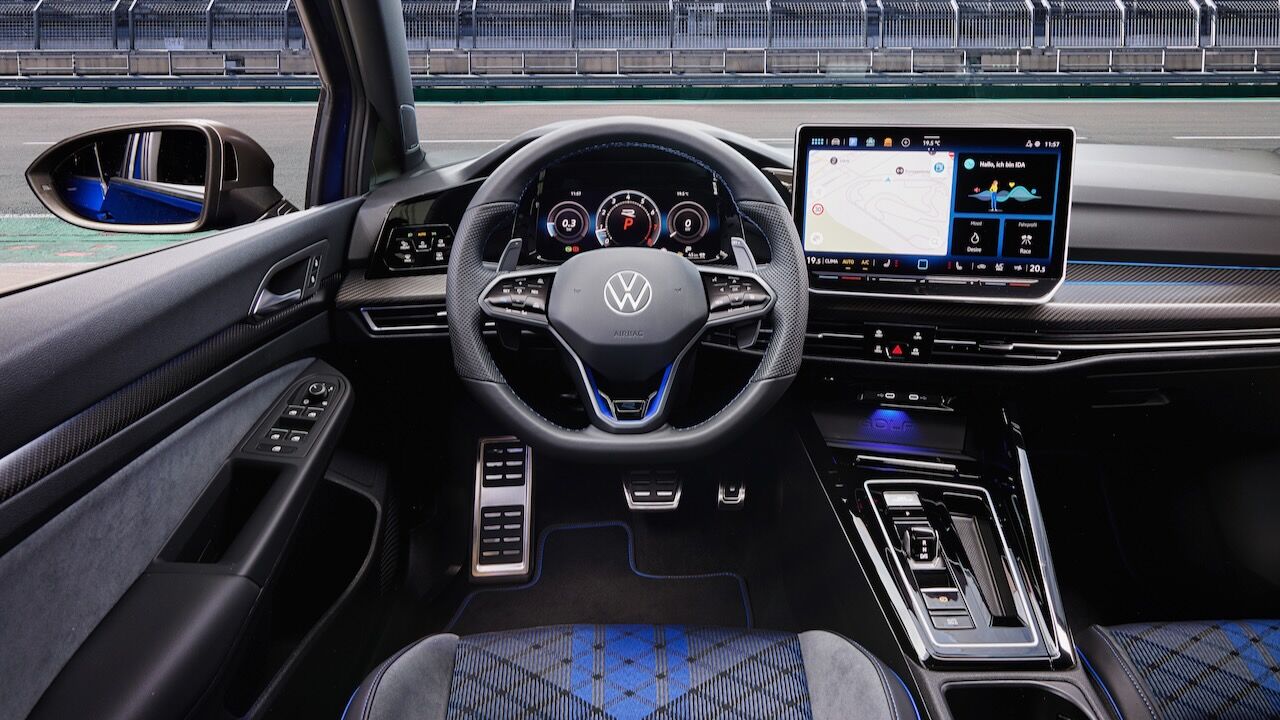 Volkswagen Golf R 2024 38