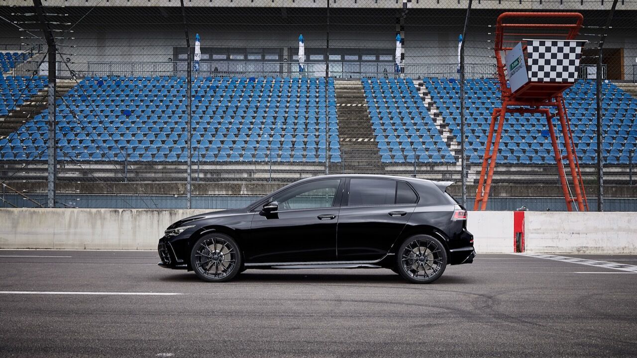 Volkswagen Golf R 2024 39