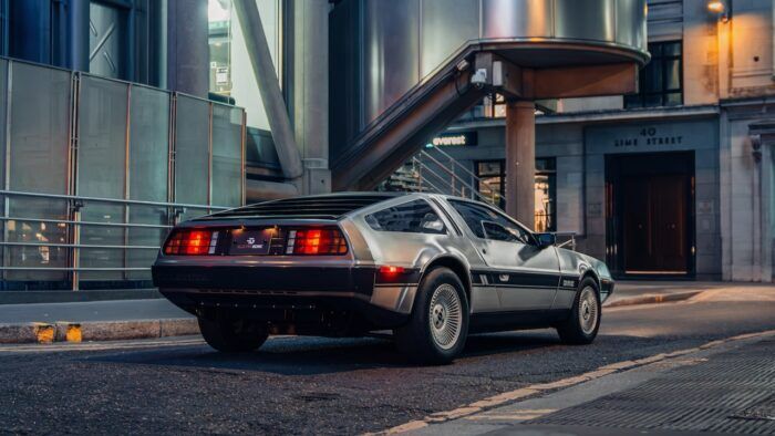 DeLorean DMC 12 Electrogenic 55 700x394