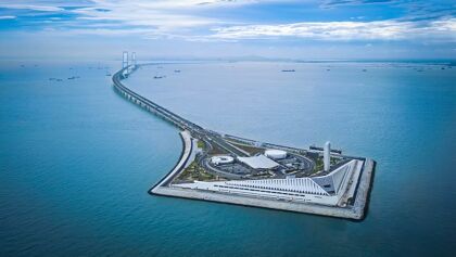 Este puente/túnel marítimo inaugurado en China bate 10 récords del mundo