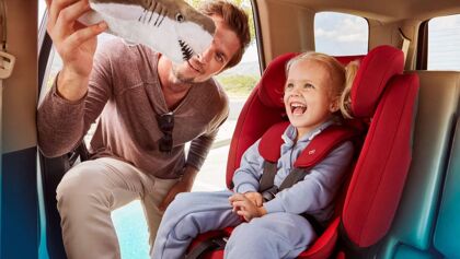 Llega un cambio a las sillas infantiles de coche en septiembre, la norma R129