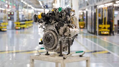 Horse ya está fabricando sistemas híbridos enchufables para Renault en Valladolid