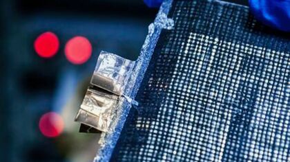 Esta batería estructural de fibra de carbono busca cambiar la forma de fabricar coches