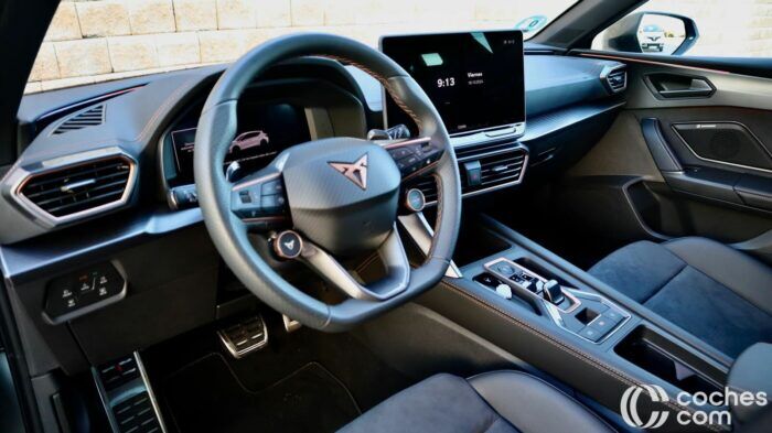 CUPRA Leon EHybrid Prueba Interior 1 700x393