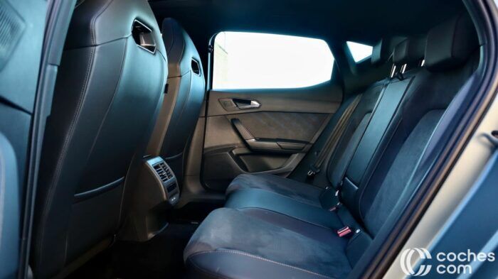 CUPRA Leon EHybrid Prueba Interior 26 700x393