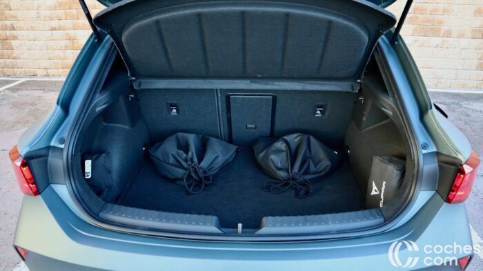 CUPRA Leon EHybrid Prueba Maletero 1 700x393