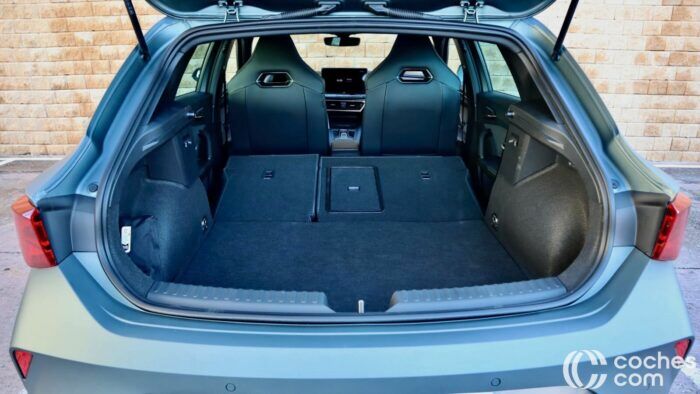 CUPRA Leon EHybrid Prueba Maletero 7 700x394