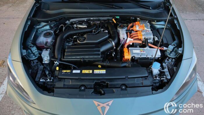 CUPRA Leon EHybrid Prueba Motor 1 700x394