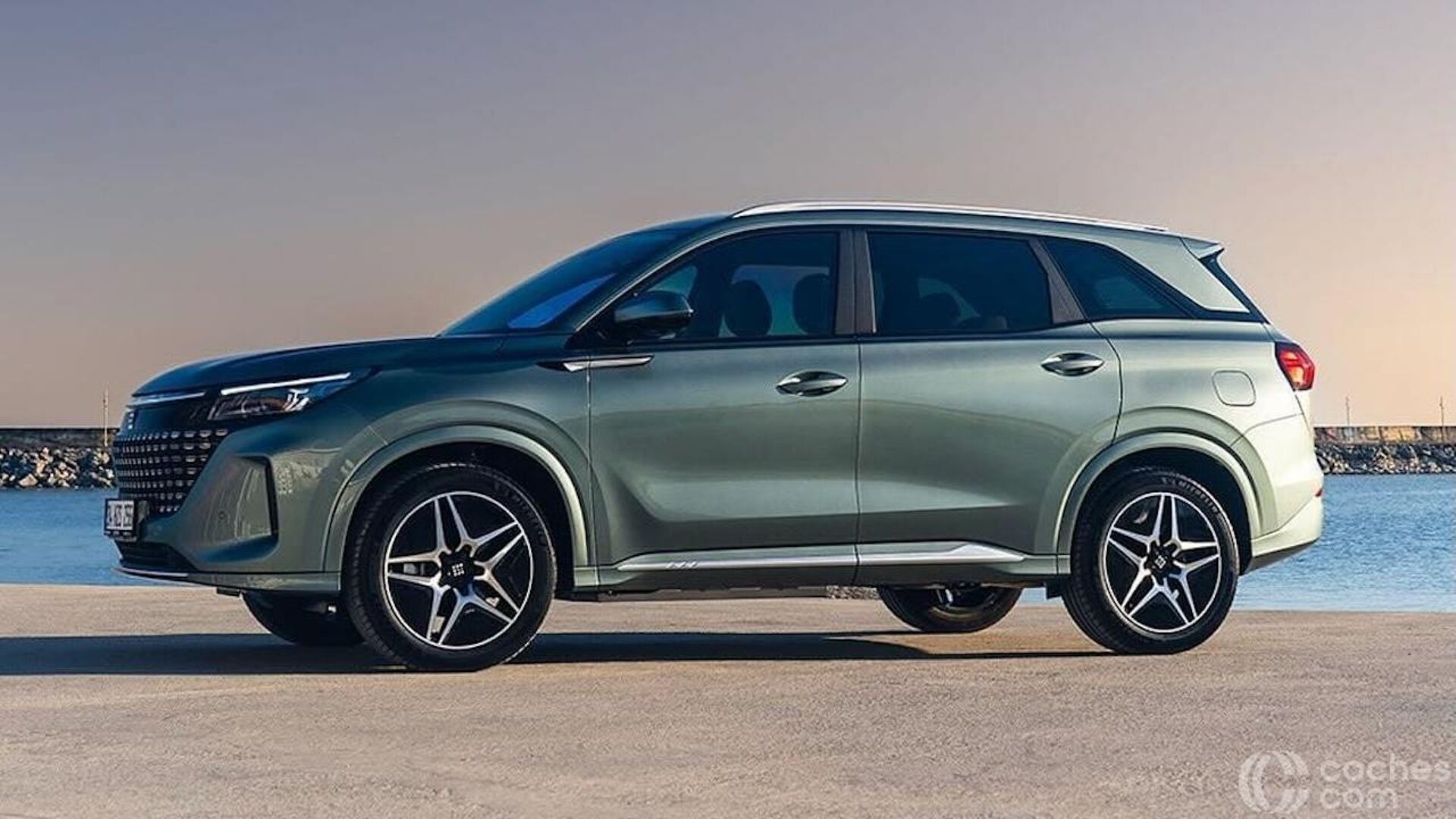 DFSK E5 Intelligent 2024