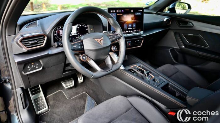 CUPRA Formentor ETSI Prueba Interior 15 700x393