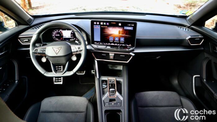 CUPRA Formentor ETSI Prueba Interior 16 700x393