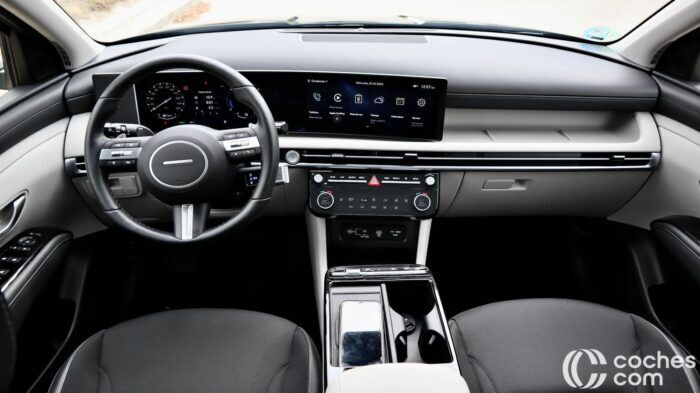Hyundai Tucson HEV 2024 Prueba Interior 4 700x393