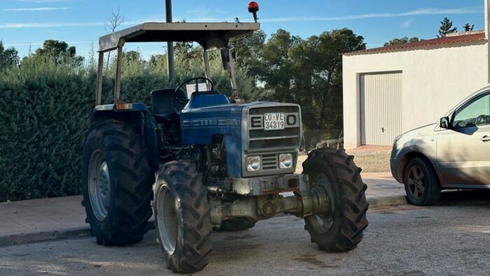 Ebro Tractor 1 700x394