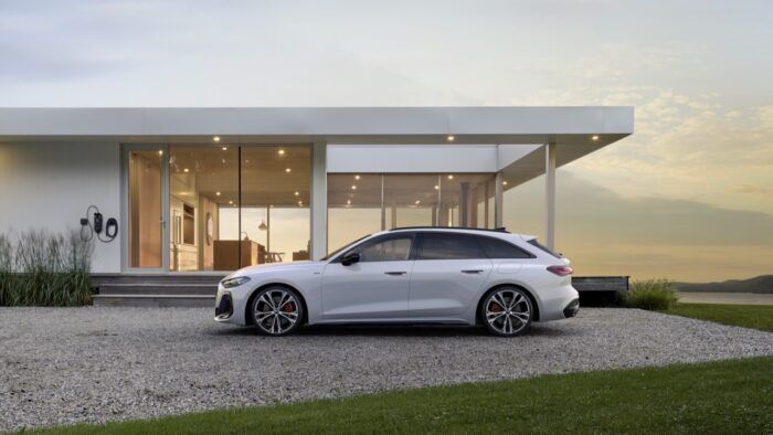 Audi A5 E Hybrid Quattro 6 700x394