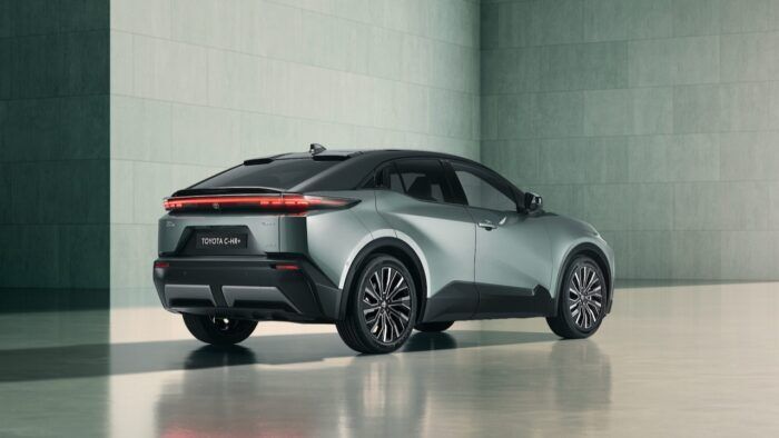 Toyota C HR 2025 5 700x394