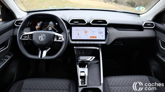 MG ZS Hybrid Prueba Interior 18 700x393